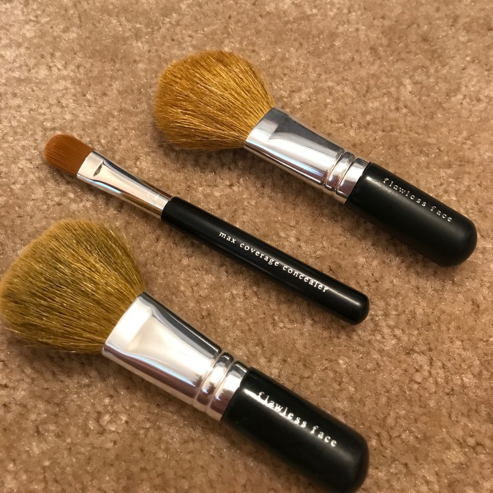 Bare minerals flawless face and concealer brush