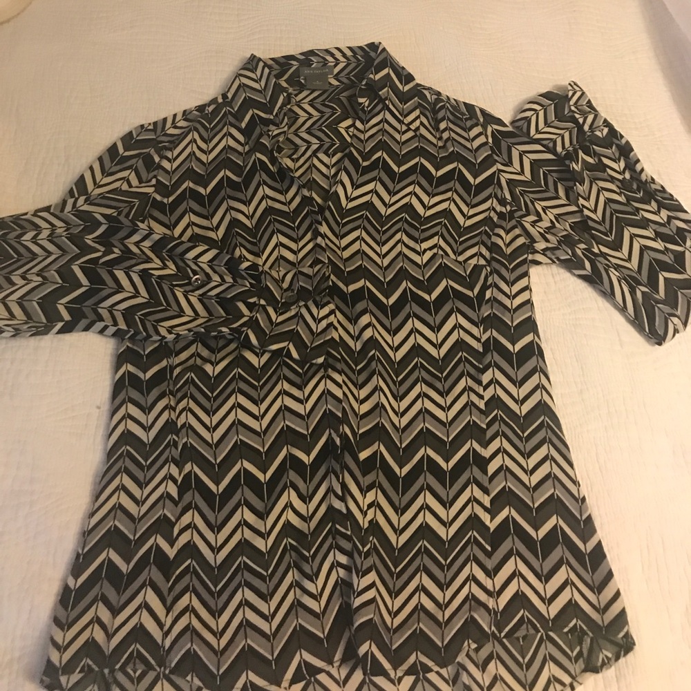 Button up blouse. Silk blend.