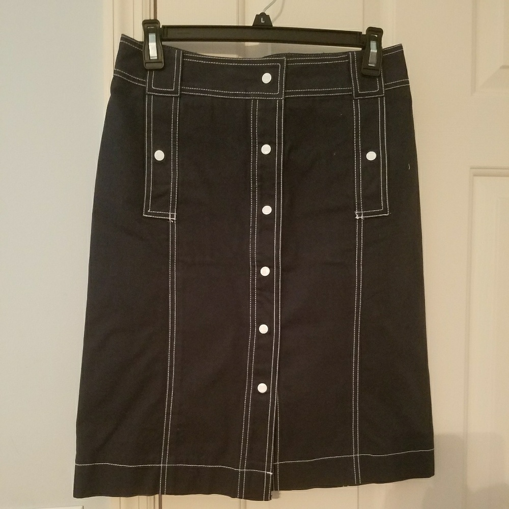 Navy skirt with white accents