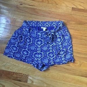 Francesca's blue printed shorts