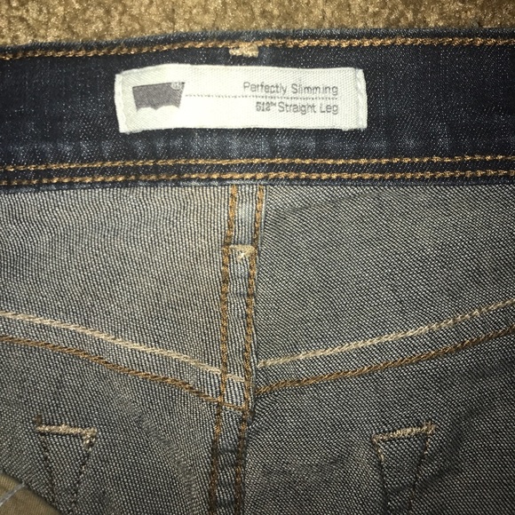 Levi's slimming straight leg 12 - Picture 2 of 4