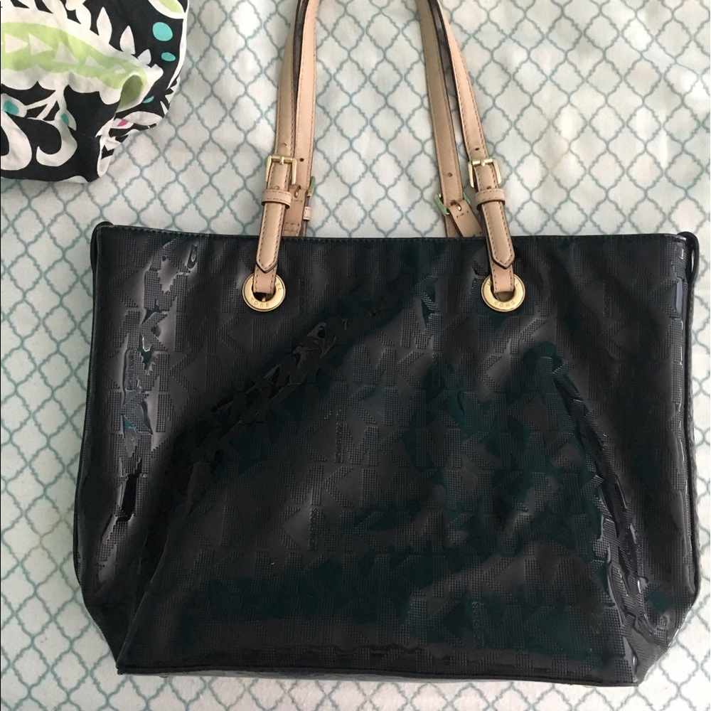 shiny black michael kors bag