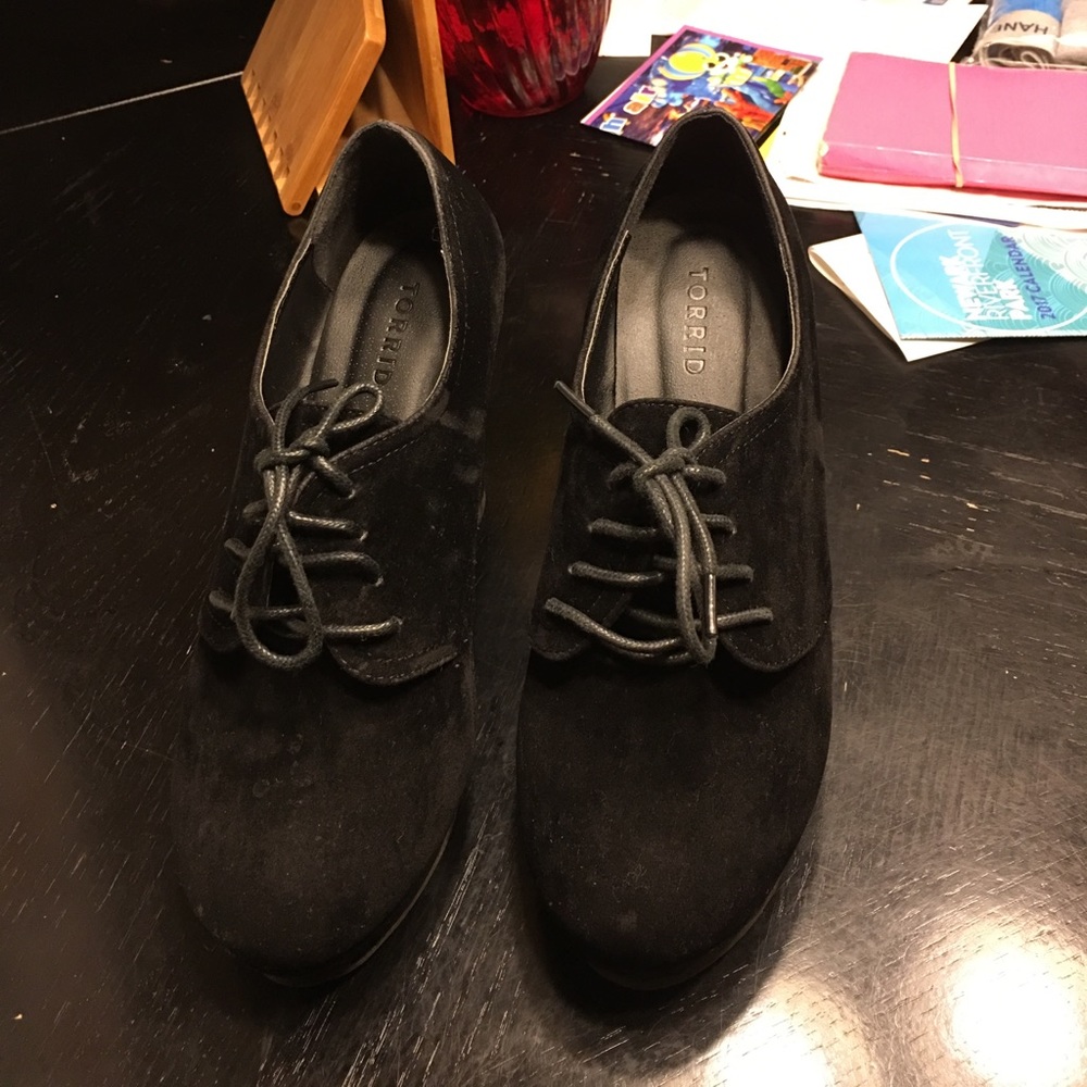 Suede black wedges