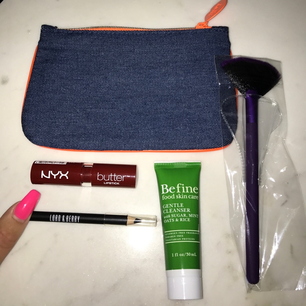 Ipsy glam makeup bag