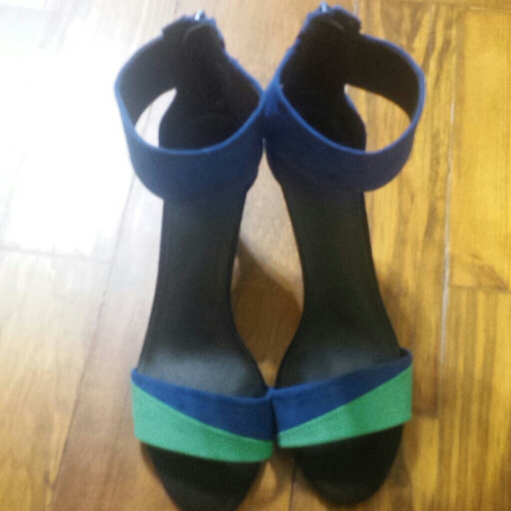 Size 11w Cato cobalt blue and mint green heels