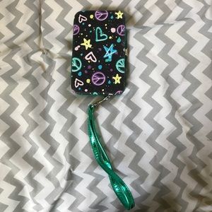 Wallet that holds an iPod or an iPhone 4.