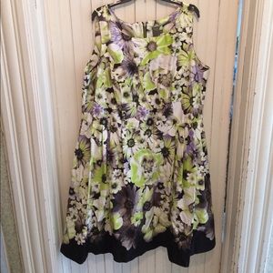 Women's Size 20 Taylor Women Floral Dress