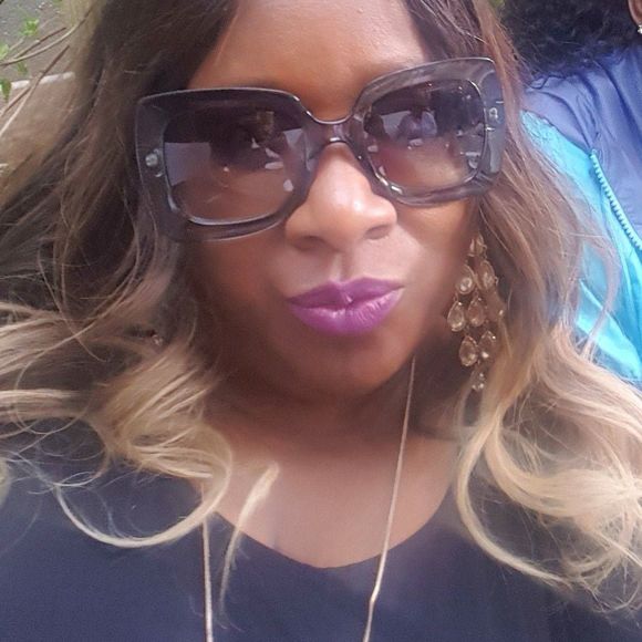 Meet your Posher, Desire' - Picture 1 of 1