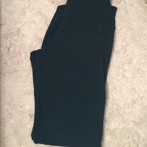 Green lululemons size 8 with mesh