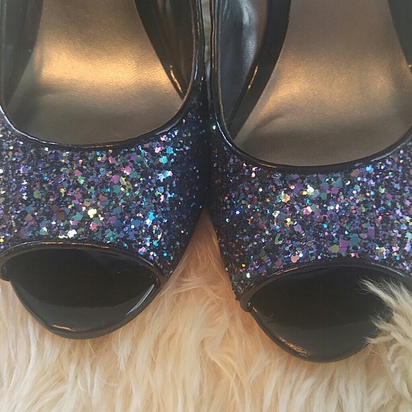 FUN Glitter Nine West heels - Picture 3 of 8