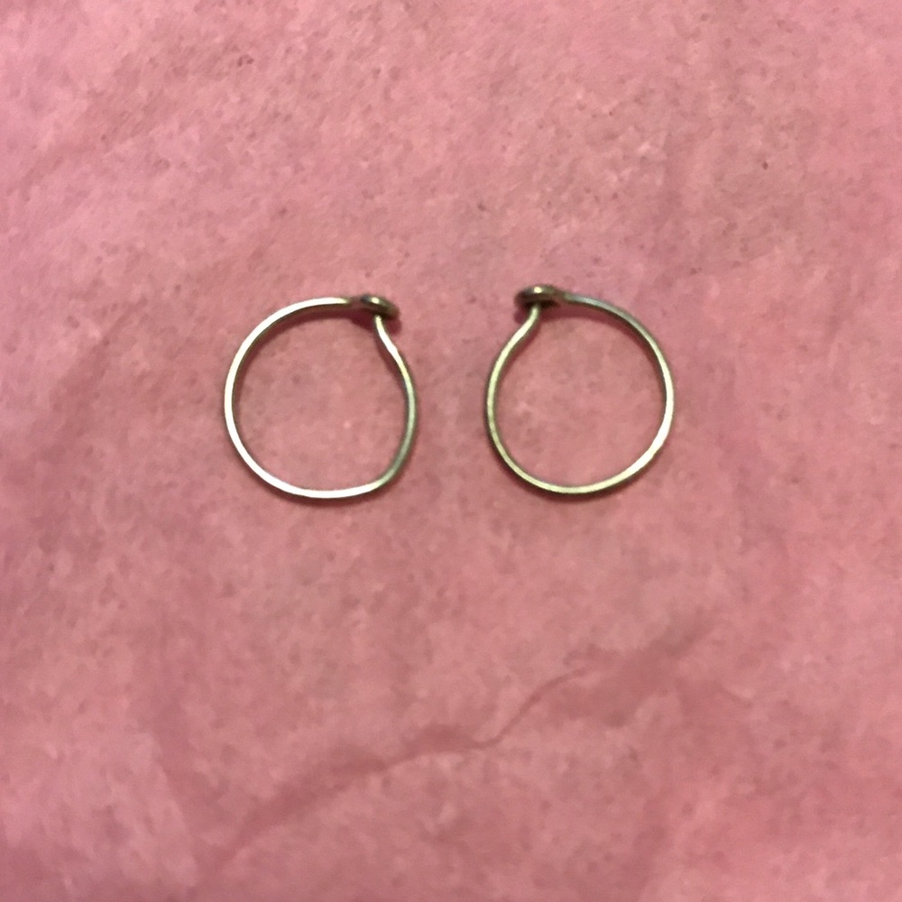 🎁Dainty Silver Hoops or Free Gift 🎁