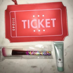 Ipsy glam makeup bag