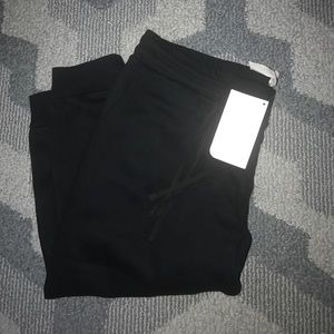 Fabletics Hamilton Capri Sweatpants
