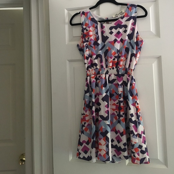 Geometric Print Dress - Picture 2 of 3