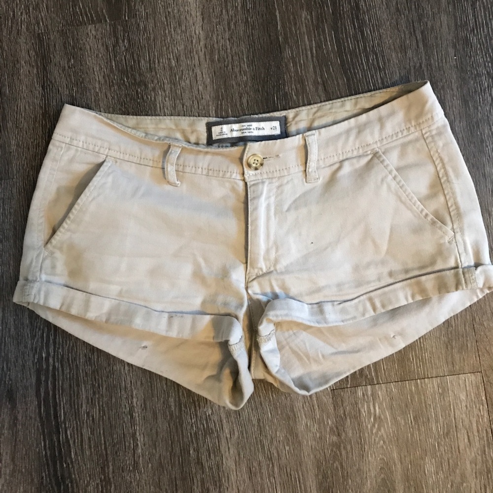 Khaki ambercrombie shorts