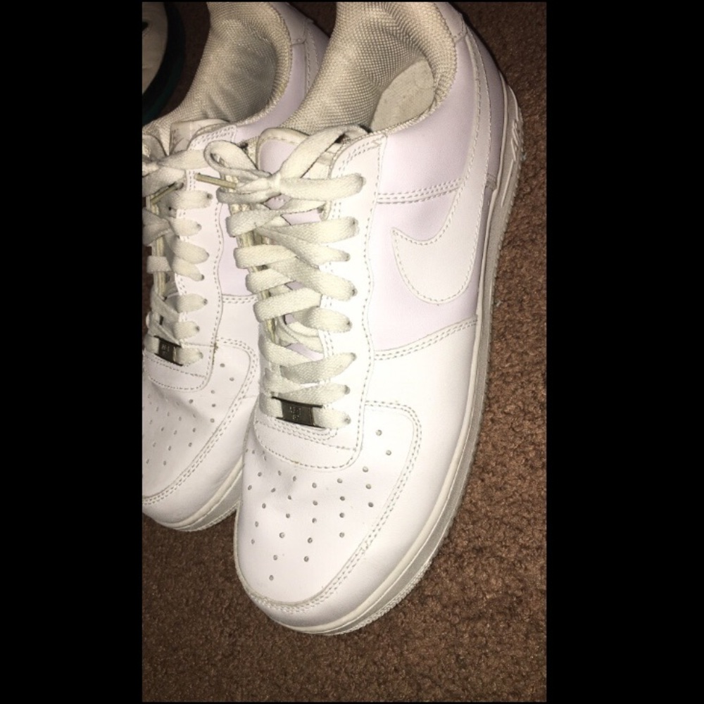 AIR FORCE 1s size 11