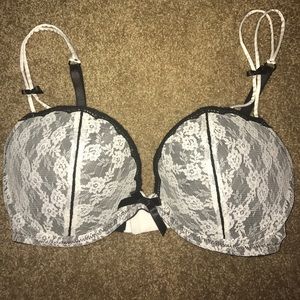 Victoria's Secret push up bra 36D