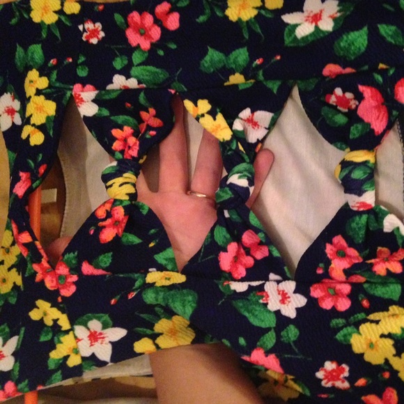 Floral dress - Picture 3 of 3