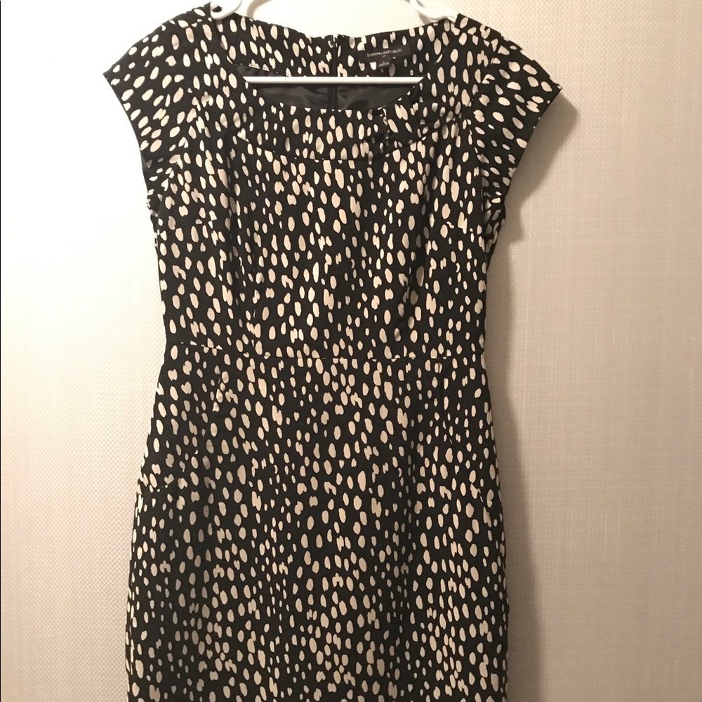 Banana republic black and white pattern dress