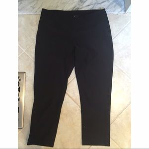 Black athletic leggings