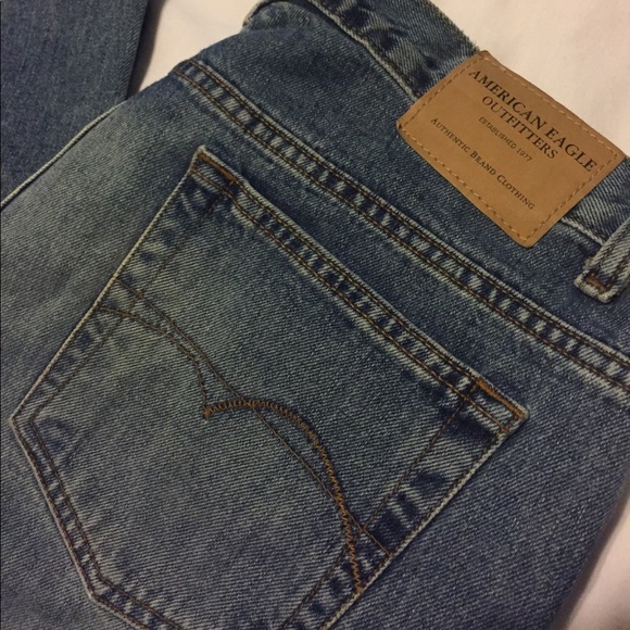 Women's American Eagle Jeans - Picture 2 of 4