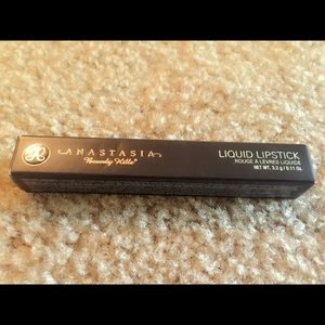 Anastasia Beverly Hills liquid lipstick -Heathers