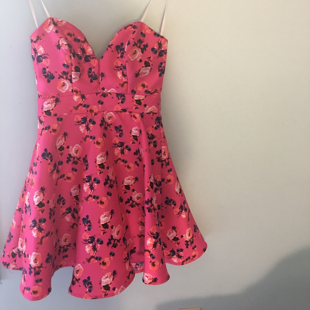 Short floral Pink Dress