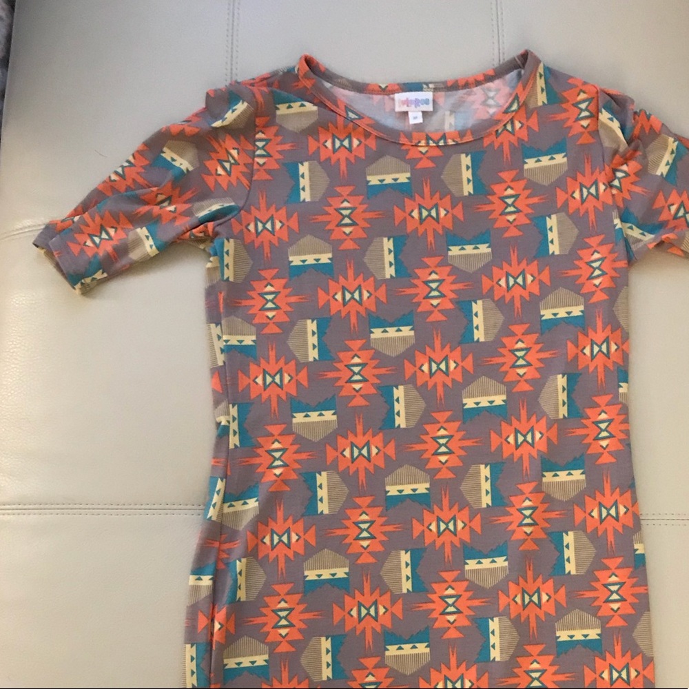 Like New!!  Lularoe Medium Aztec Julia!