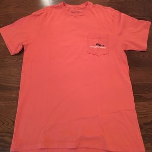 Vineyard Vine salmon tshirt size small