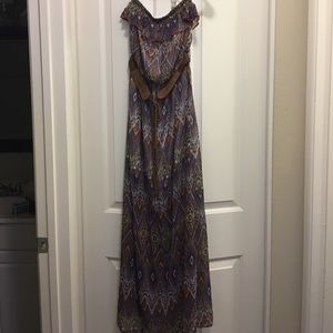 Patterned strapless dress