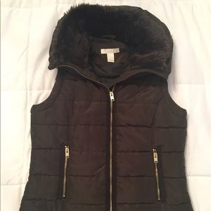 H&M Puffer Puffy Vest with Fur and Gold Details
