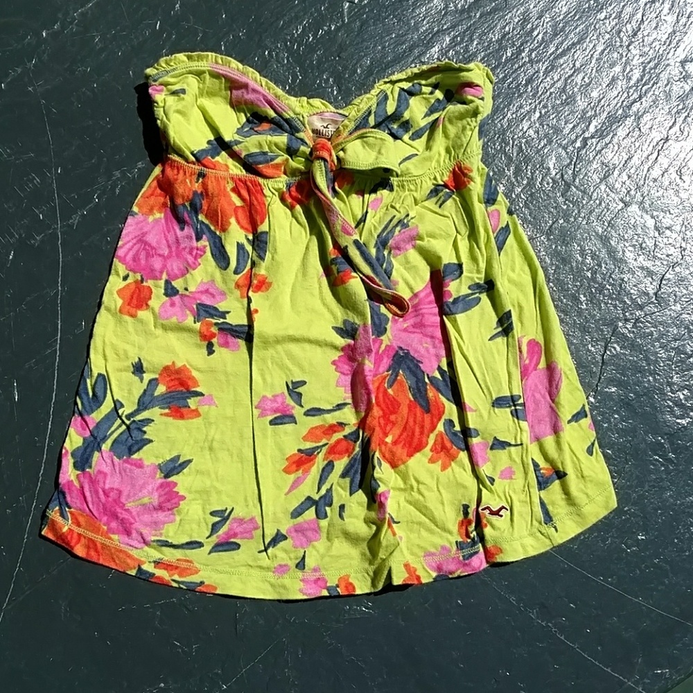 Hollister top