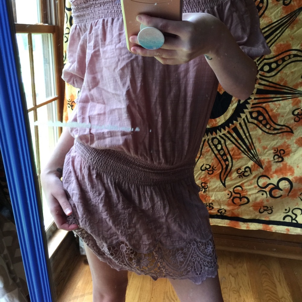 adorable off the shoulder dress - Picture 2 of 2