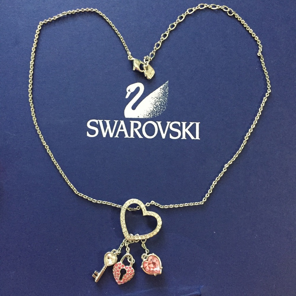 Swarovski heart dangling pendant necklace
