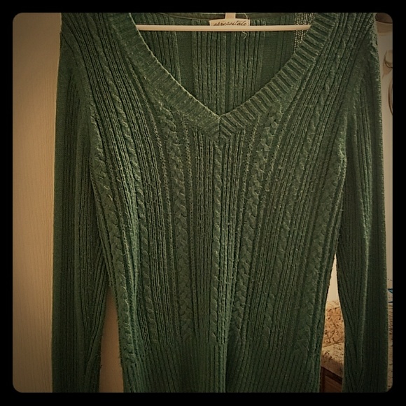 Sweater - Picture 1 of 2