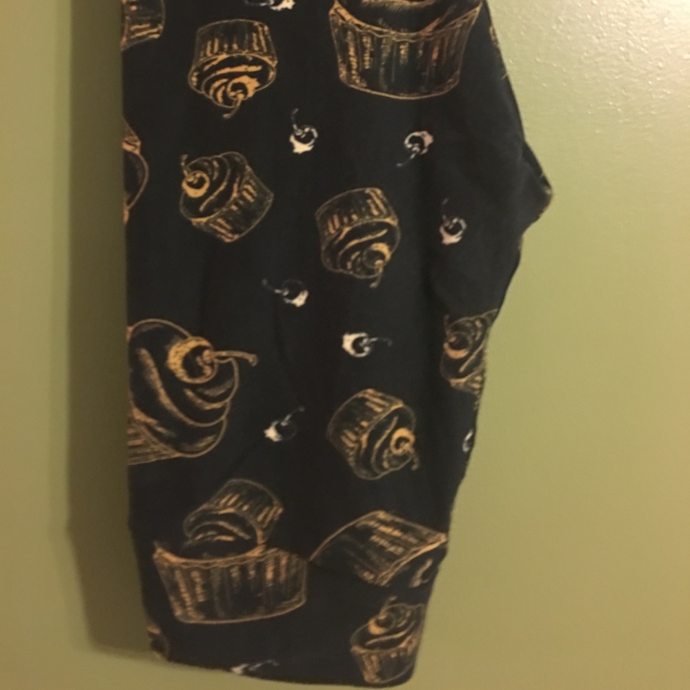 Cute gold cupcake and cherry leggings