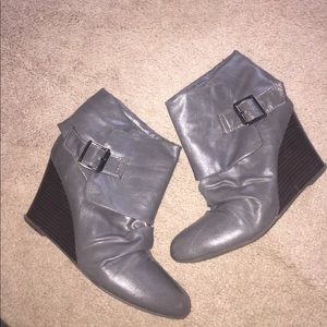 Gray Madden Girl wedged bootie