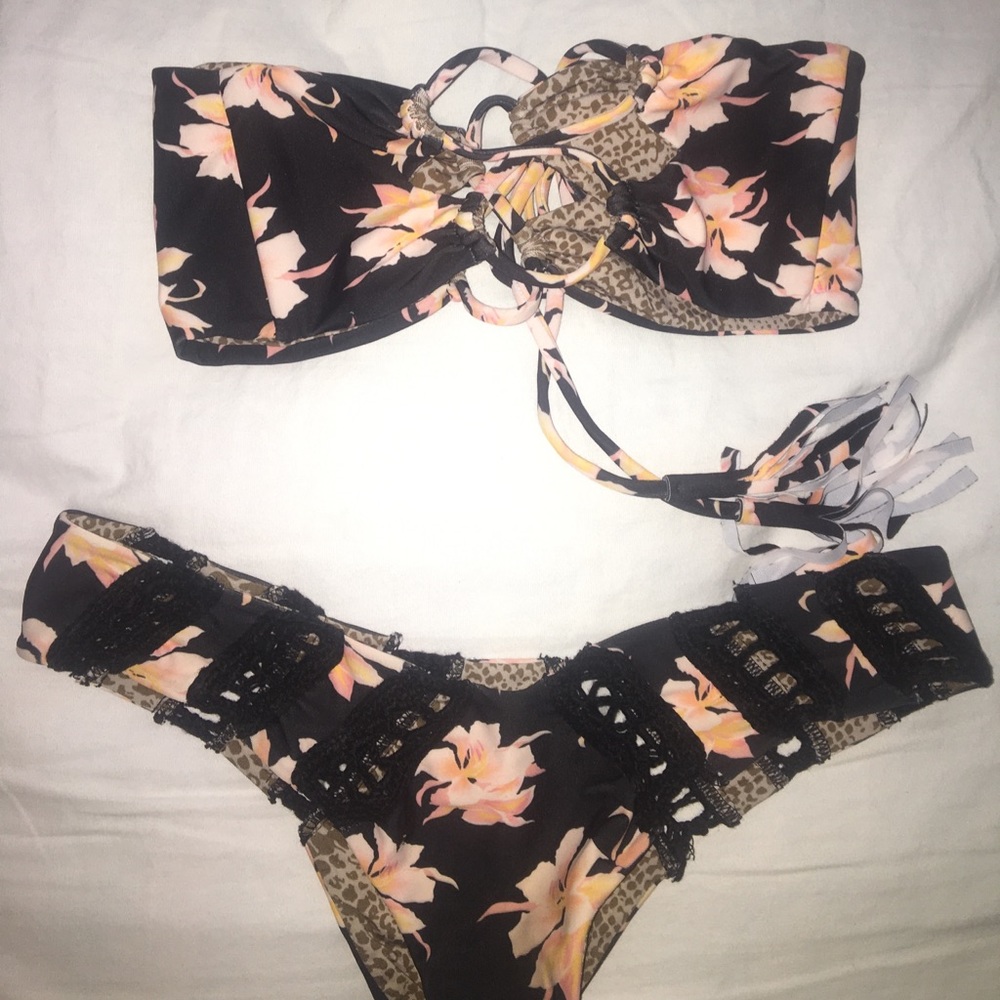 Acacia Bikini *TRADED*