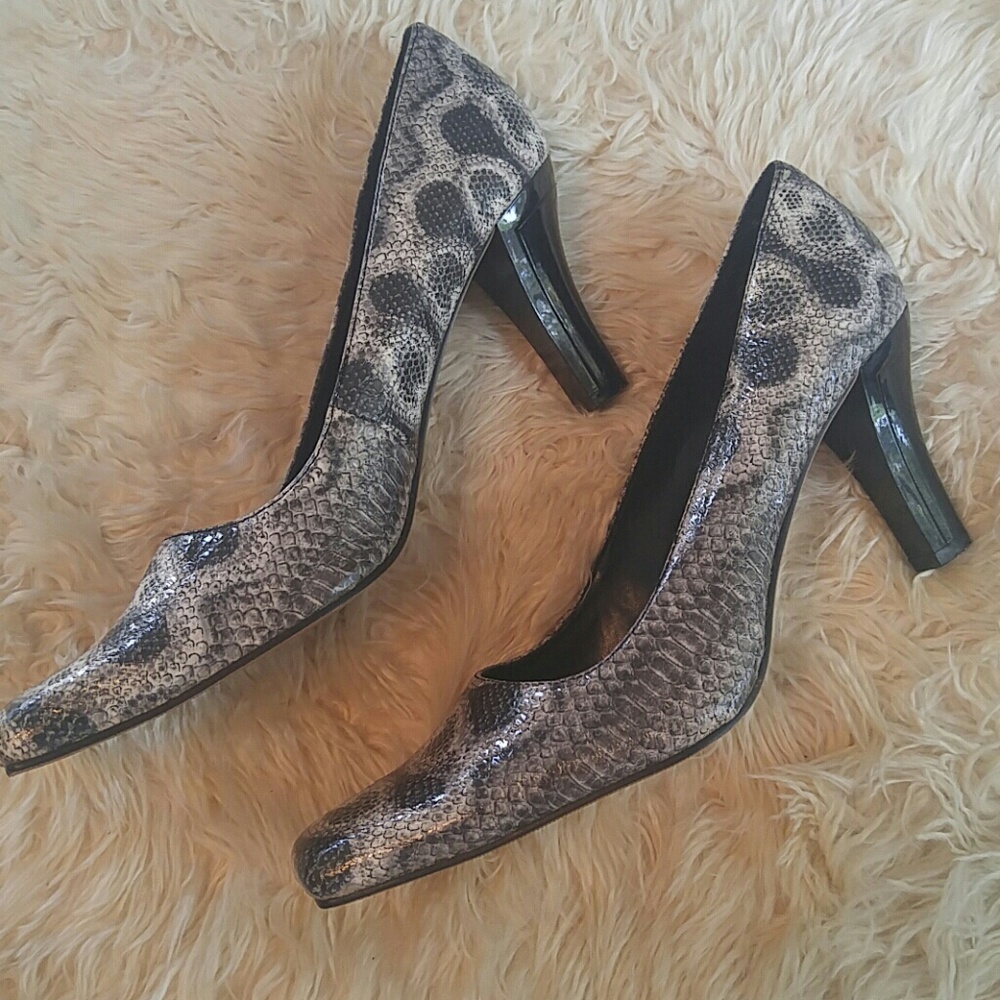 WILD ROSE Snake like heels - Picture 3 of 3