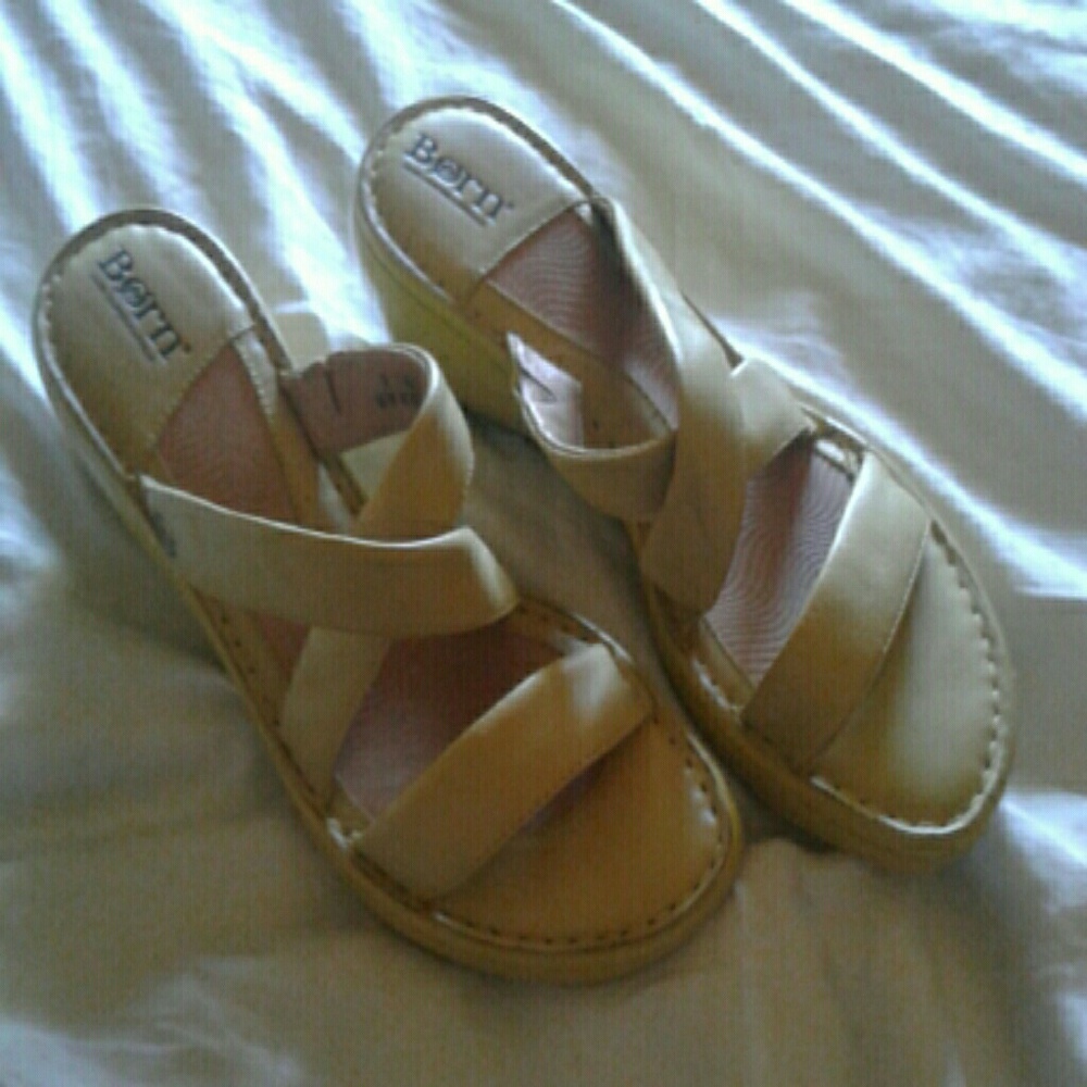 Size 9 shoes by Born