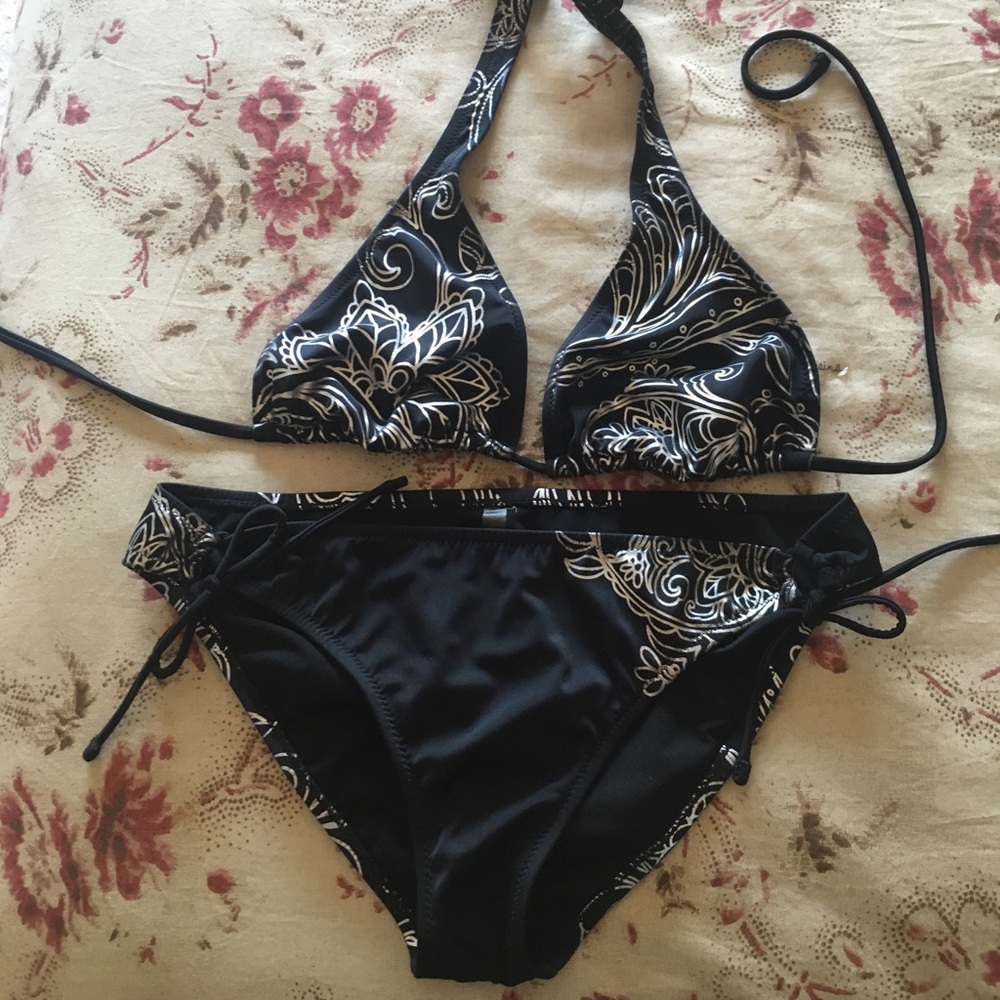 Raisins bathing suit