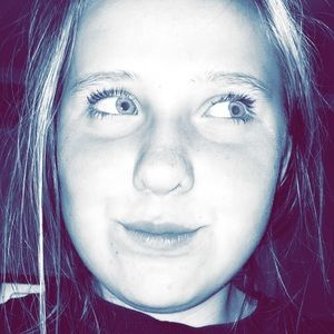 Meet your Posher, Ellakate