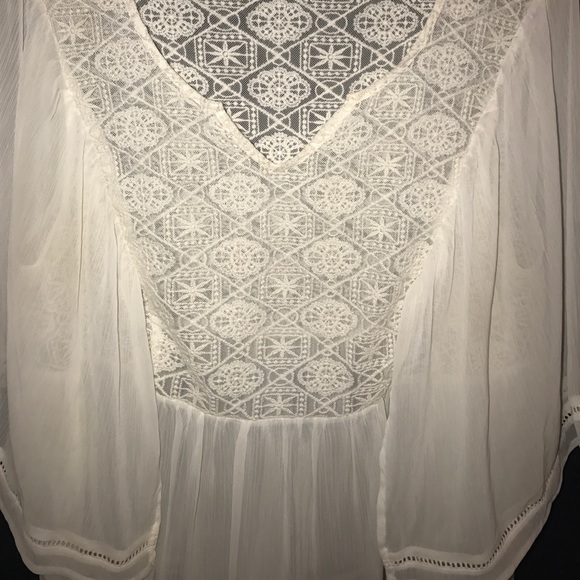 Torrid flutter blouse 🦋 - Picture 2 of 5