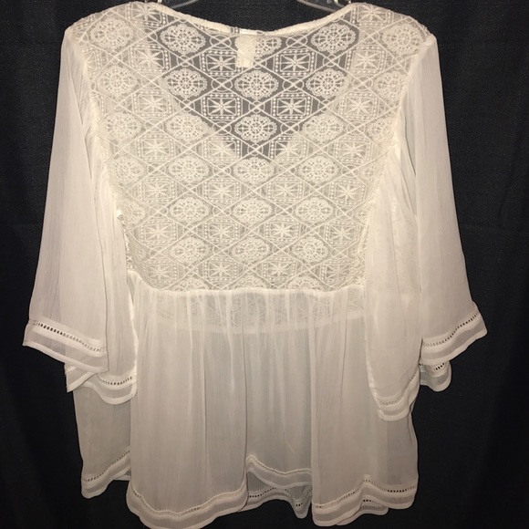 Torrid flutter blouse 🦋 - Picture 4 of 5