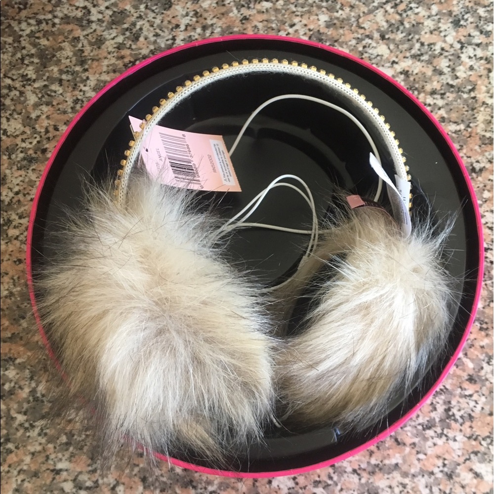 Jyicy Couture Ear Muffs