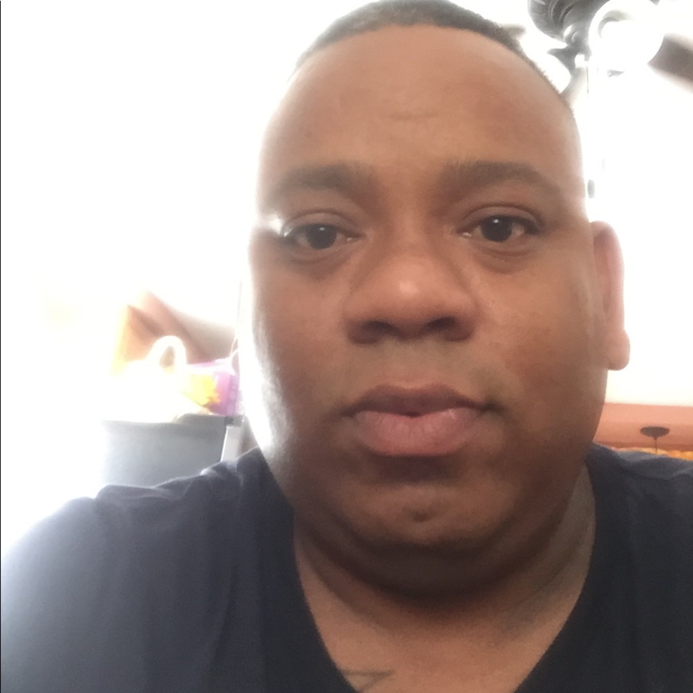 Meet your Posher, Carlos