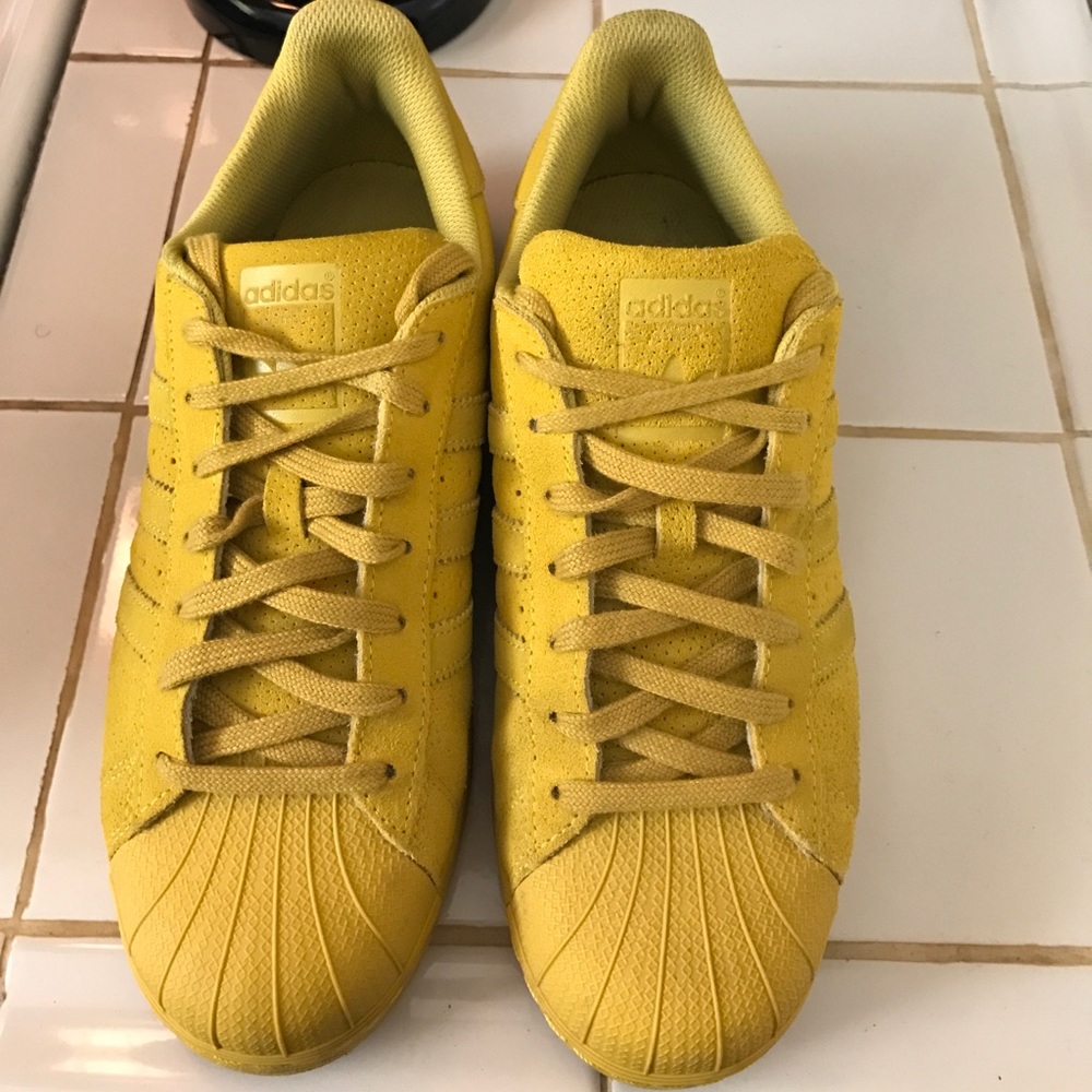 Superstar RT Adidas sneaker gently worn