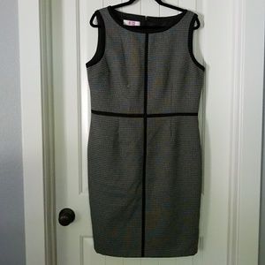 Sleeveless dress