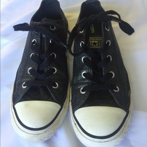 ⚜️Sparkly black ⚜️juniors converse size 3