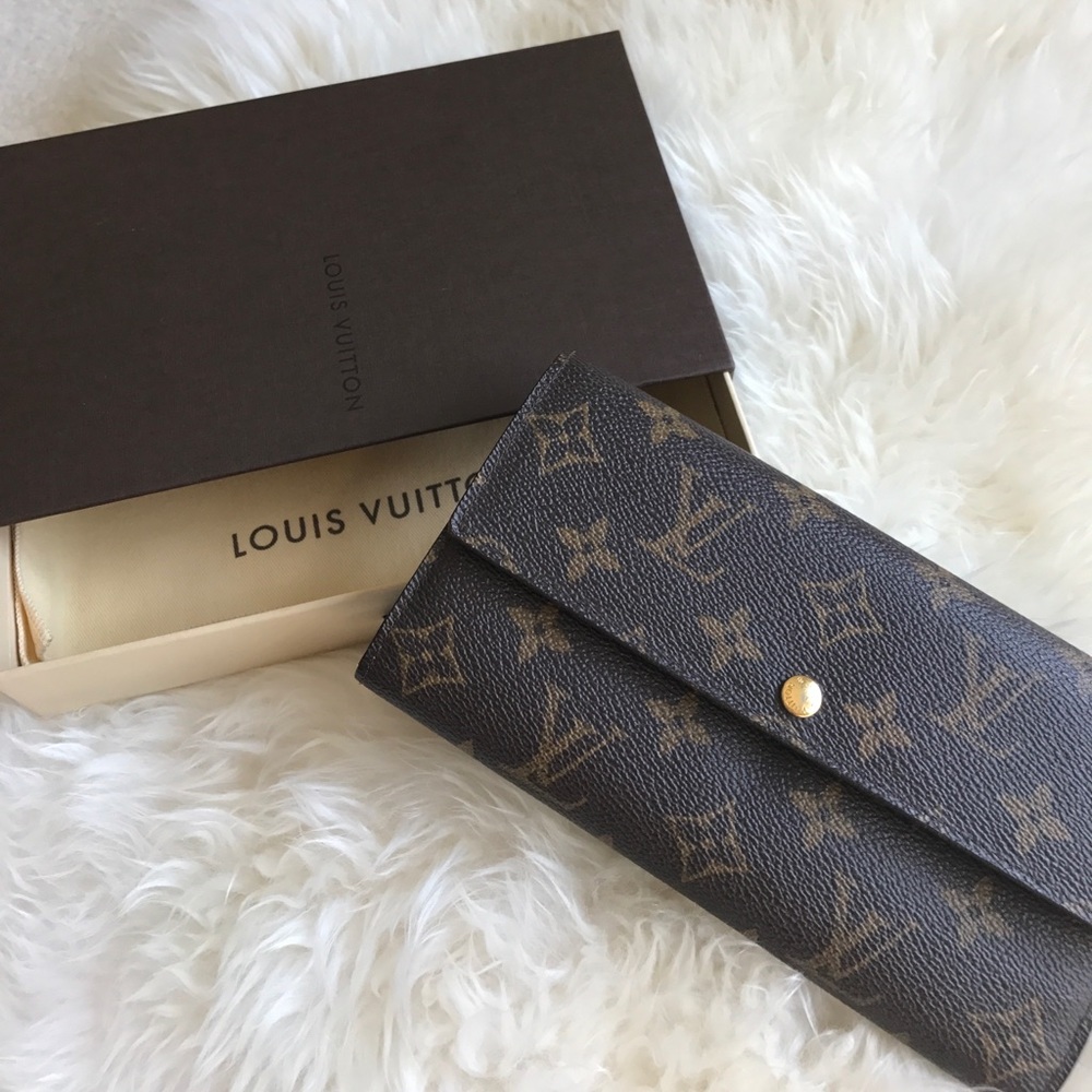 Authentic Louis Vuitton "Sarah" wallet